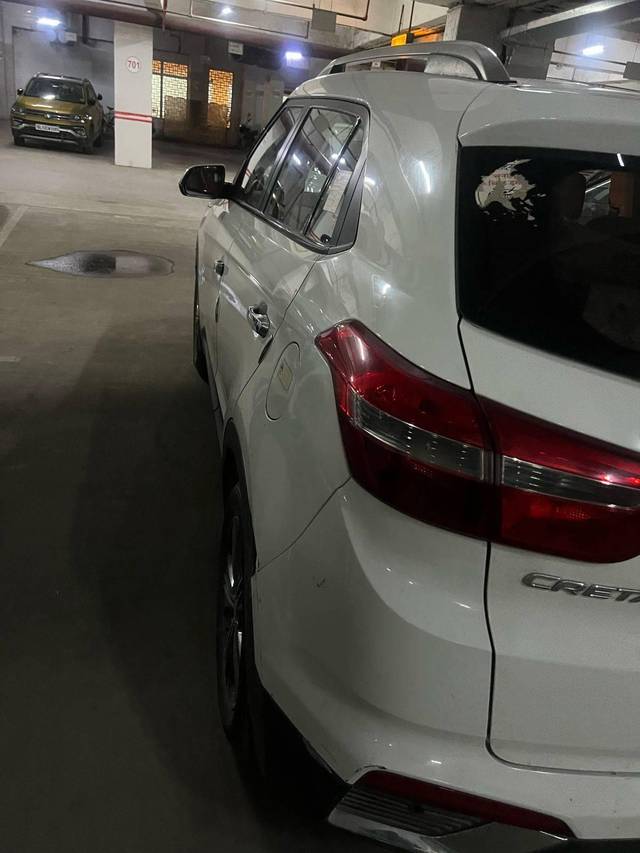 https://images10.gaadi.com/usedcar_image/4570288/original/processed_0ae9f1dd837cf16812a746128a81417f.jpg?imwidth=6402