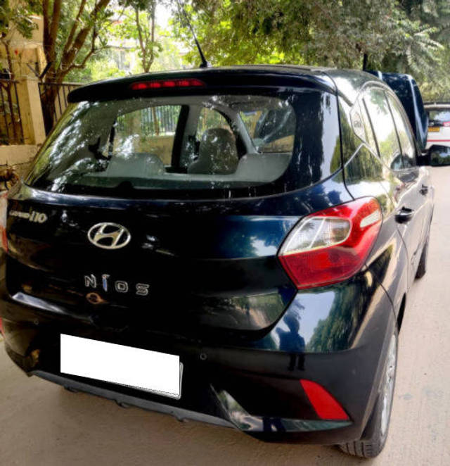 https://images10.gaadi.com/usedcar_image/4570303/original/processed_processed_5f4bf6aeaa73d2d36a849d41faa4f182.png?imwidth=6402