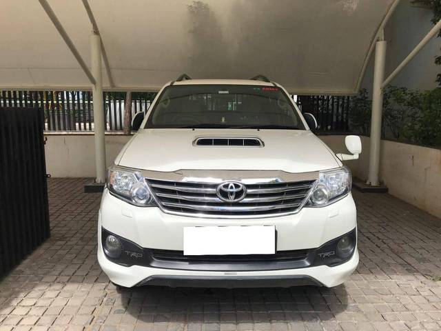 https://images10.gaadi.com/usedcar_image/4570341/original/processed_b62d4a329f787831960303cd34296ea1.jpg?imwidth=6402