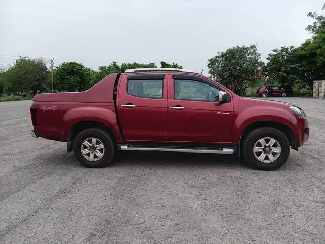 https://images10.gaadi.com/usedcar_image/4570345/original/processed_4d480210cda462383787ac711a6b149f.jpg?imwidth=6401