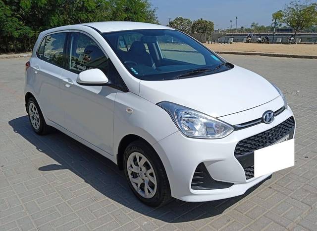 https://images10.gaadi.com/usedcar_image/4570351/original/processed_96a35f11600fa35aed458d473148e67d.jpg?imwidth=6400