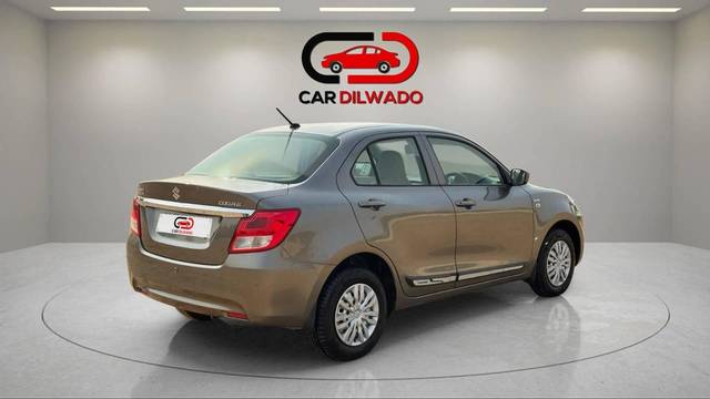 https://images10.gaadi.com/usedcar_image/4570352/original/processed_c98438a3e7ecebea3433a1faf9f159ad.jpg?imwidth=6402