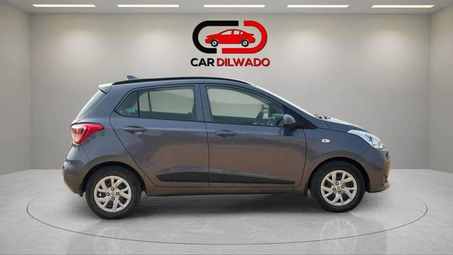 https://images10.gaadi.com/usedcar_image/4570364/original/processed_0a55dbf12434e8ffccfe0038f2f66776.jpg?imwidth=6401