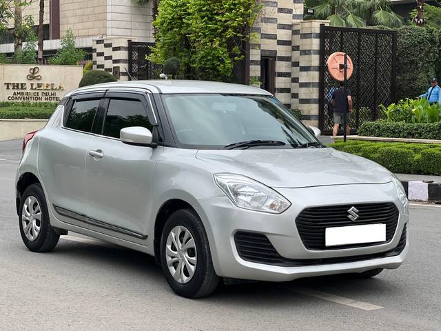 https://images10.gaadi.com/usedcar_image/4570365/original/processed_c1b1f3a081168a2d34a04e8c29e67f44.jpg?imwidth=6400