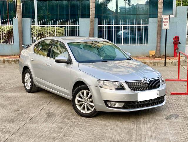 https://images10.gaadi.com/usedcar_image/4570371/original/processed_dfd3a58dbd1c6478fb02186fd3b9282c.jpg?imwidth=6400