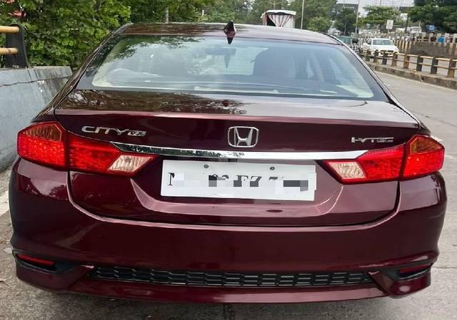 https://images10.gaadi.com/usedcar_image/4570380/original/processed_275474dca353e7658ed5fda36c49583c.jpeg?imwidth=6402