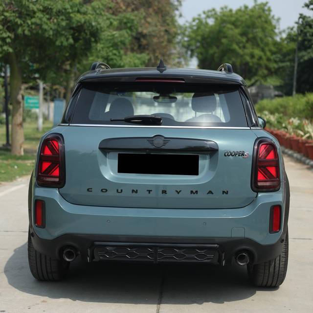 https://images10.gaadi.com/usedcar_image/4570394/original/processed_e5545735-f117-4e49-a308-2f48e60fbe74.jpg?imwidth=6401