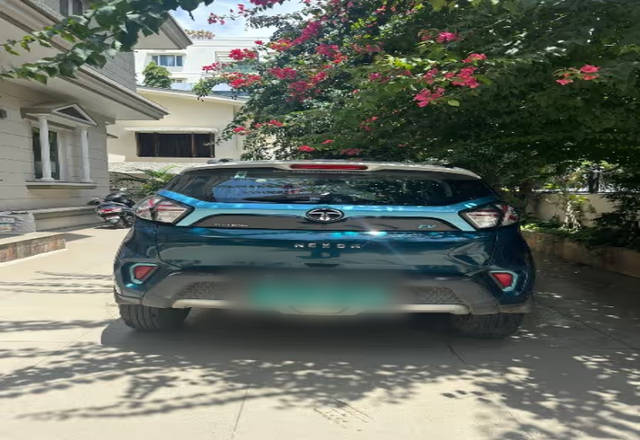 https://images10.gaadi.com/usedcar_image/4570397/original/471a73ad-8852-413b-baf8-6dbf1f217f41.?imwidth=6402