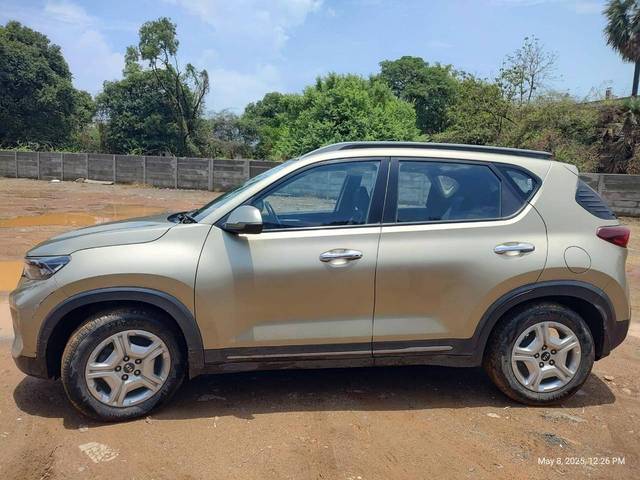 https://images10.gaadi.com/usedcar_image/4570424/original/processed_24f6641d-994d-4662-a80a-b16cd94f8fb7.jpg?imwidth=6402