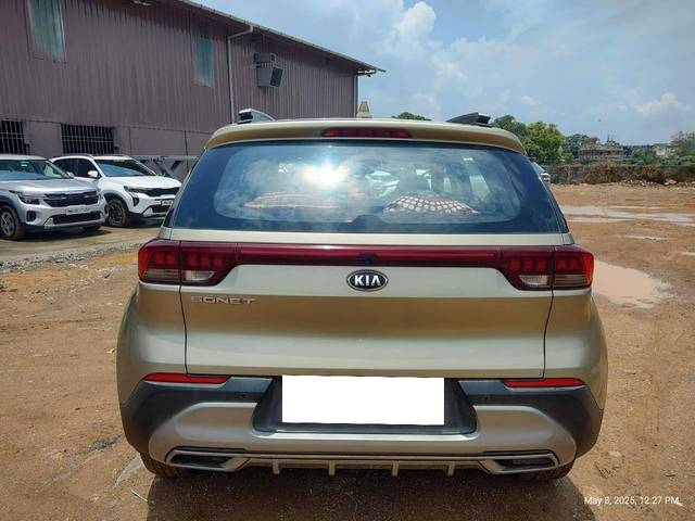 https://images10.gaadi.com/usedcar_image/4570424/original/processed_bf9846dc-41ac-4145-8964-dde5835b912b.jpg?imwidth=6400