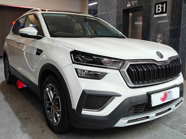 https://images10.gaadi.com/usedcar_image/4570454/original/processed_21b052693ff0ebf71bb2e65d90a36894.jpg?imwidth=6400