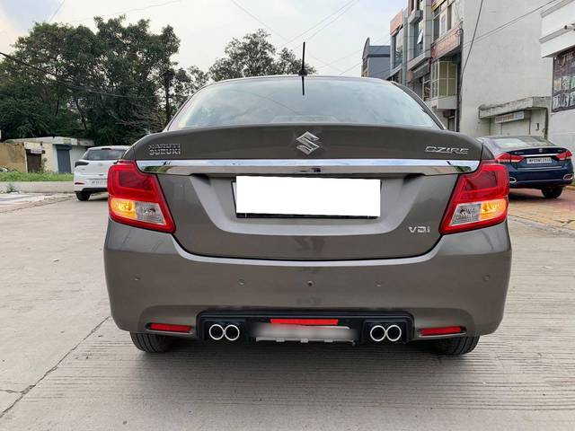 https://images10.gaadi.com/usedcar_image/4570456/original/processed_64ff5d2f00f904f8a119e3657564b9e6.jpg?imwidth=6402
