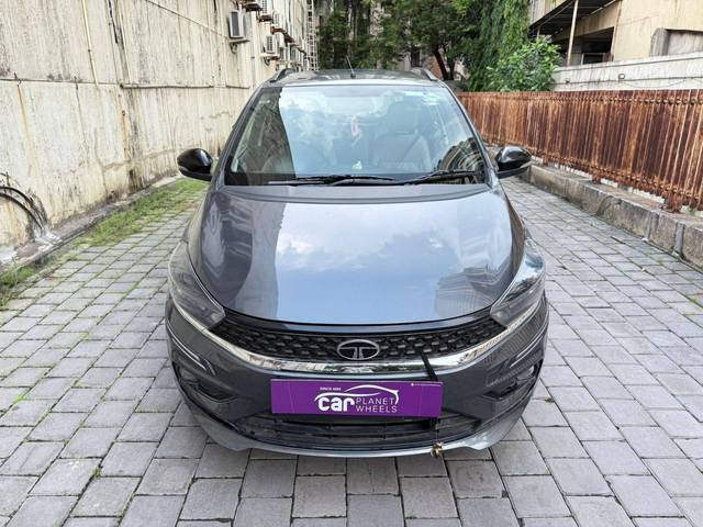 https://images10.gaadi.com/usedcar_image/4570467/original/processed_b79b4a34bd7b5fda9dbd9b984c50c062.jpg?imwidth=6402