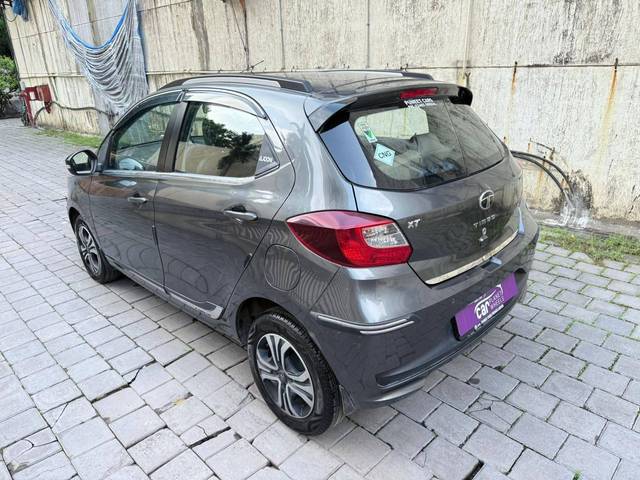 https://images10.gaadi.com/usedcar_image/4570467/original/processed_eba7087e219a68254d12cb1a5b23f701.jpg?imwidth=6401
