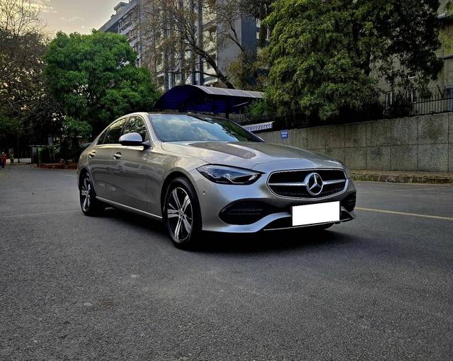 https://images10.gaadi.com/usedcar_image/4570469/original/processed_219a2394d8b2589ee47502697ea35f8c.jpg?imwidth=6400