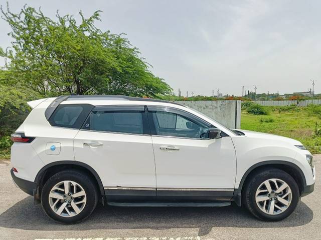 https://images10.gaadi.com/usedcar_image/4570478/original/3e49ea54d506d2d939b3c5af7fa7b046.jpg?imwidth=6401