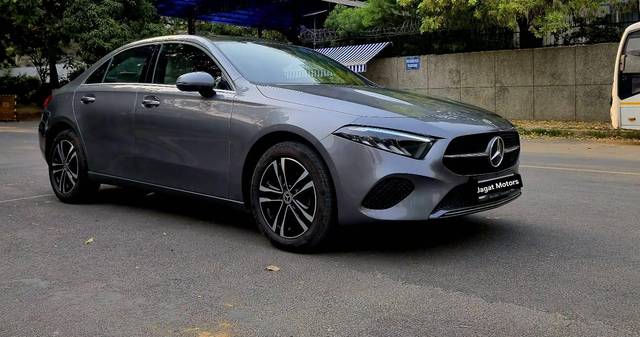 https://images10.gaadi.com/usedcar_image/4570479/original/processed_f208e27a2495e66ac7bc5e271dfa08c7.jpg?imwidth=6400
