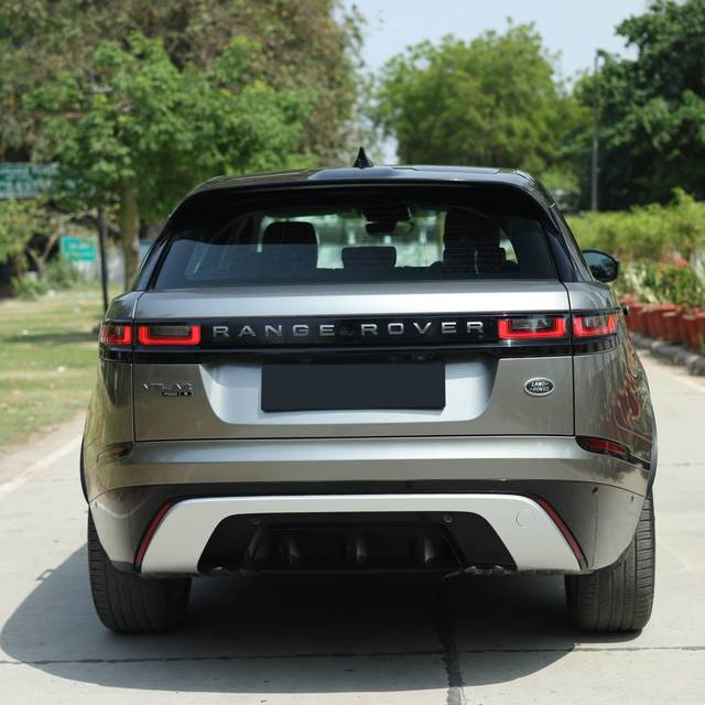 https://images10.gaadi.com/usedcar_image/4570482/original/processed_9e35f944-dfcc-4ac5-b793-e1fbdaea606a.jpg?imwidth=6402