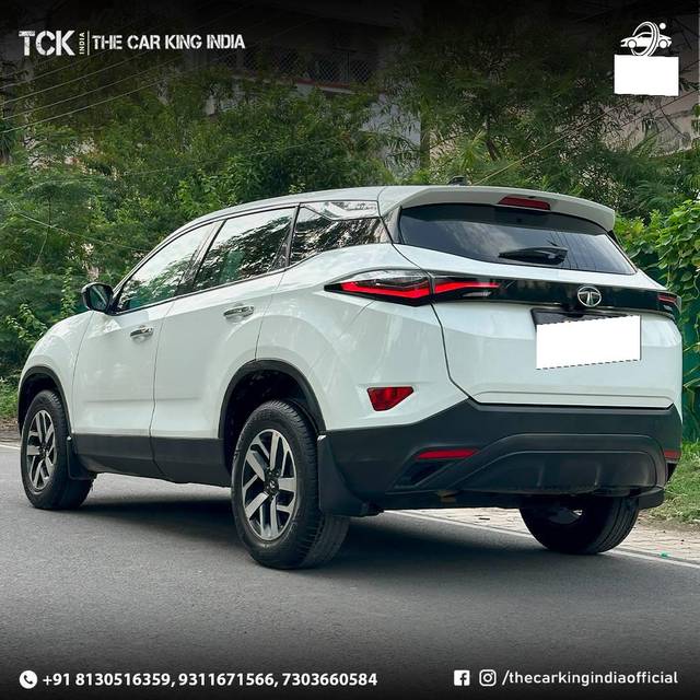 https://images10.gaadi.com/usedcar_image/4570504/original/processed_e632531e1d8ea4d9e4211fb57ae1701a.jpg?imwidth=6402