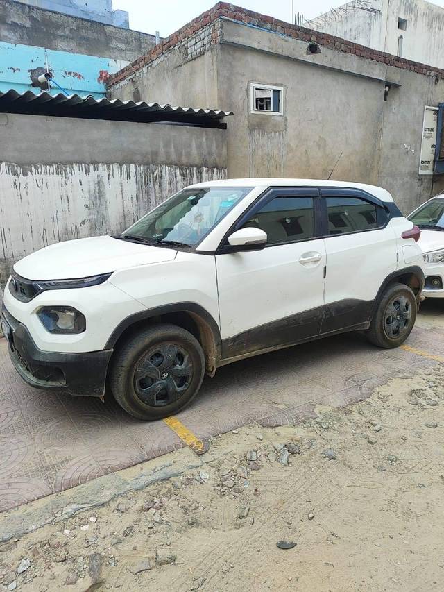 https://images10.gaadi.com/usedcar_image/4570580/original/processed_b0ba573b-8e92-45d0-9e27-5e242f6f823b.jpg?imwidth=6401
