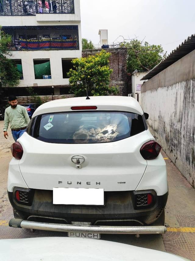 https://images10.gaadi.com/usedcar_image/4570580/original/processed_eb5124e1-6892-4e37-b4d7-e3cb31a7f8a1.jpg?imwidth=6402
