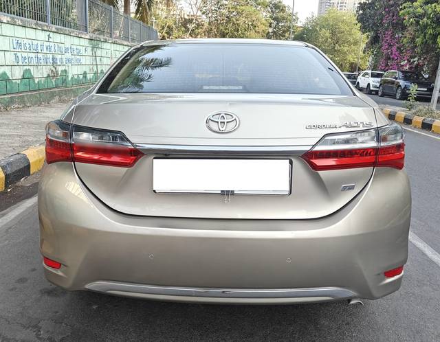https://images10.gaadi.com/usedcar_image/4570583/original/processed_11a448014a2478b619e28d21c1e14654.jpg?imwidth=6402