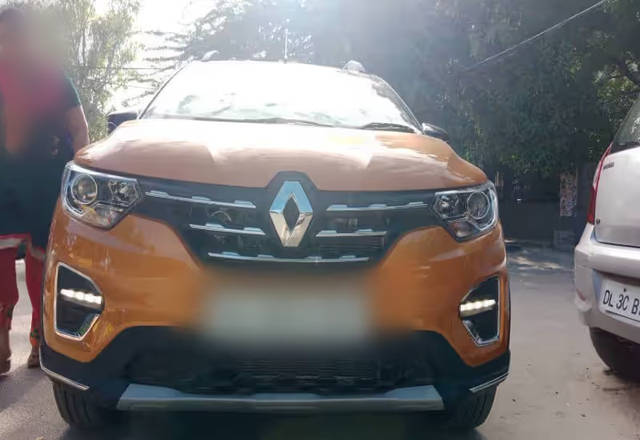 https://images10.gaadi.com/usedcar_image/4570595/original/d263aa2f-28b5-4daa-b141-0c8092c80fc1.?imwidth=6400