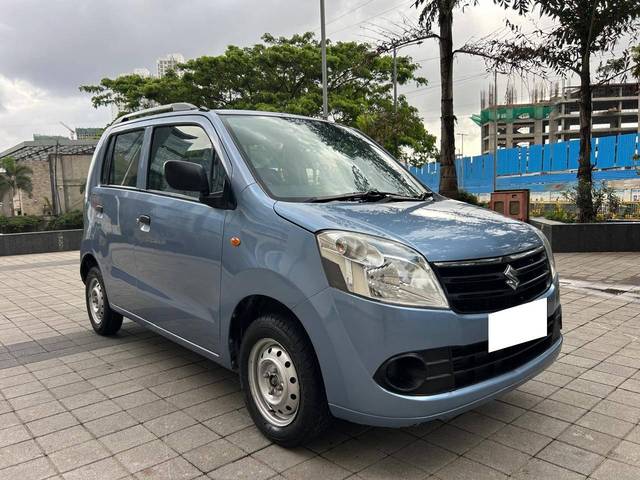 https://images10.gaadi.com/usedcar_image/4570603/original/processed_06ffc9ac6bf9f46bed43e1ec17ec30d1.jpg?imwidth=6400