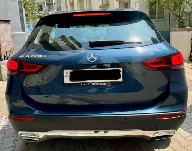https://images10.gaadi.com/usedcar_image/4570606/original/processed_5142514d9d7f769ae7a4016244333cb4.png?imwidth=6402
