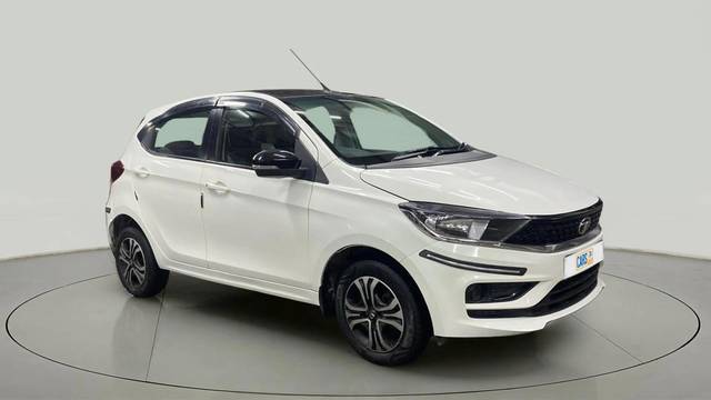 https://images10.gaadi.com/usedcar_image/4570609/original/7fbaa4bb0d89471625111e9e1e47b641.jpg?imwidth=6400