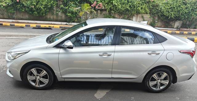 https://images10.gaadi.com/usedcar_image/4570610/original/63f5671705834bb9e0380ddc1e0c12a8.jpg?imwidth=6402