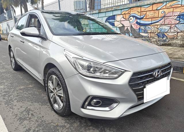 https://images10.gaadi.com/usedcar_image/4570610/original/processed_8117a2af30f3c80aa94093cde7805292.jpg?imwidth=6400