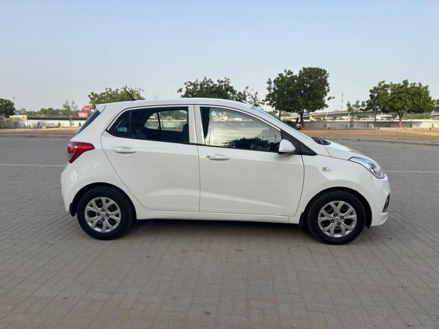 https://images10.gaadi.com/usedcar_image/4570614/original/24e029e7e0ff67dd03a9109dcfb1da67.jpg?imwidth=6401