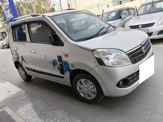 https://images10.gaadi.com/usedcar_image/4570626/original/processed_a544bf727f19897fbd2df473966fb162.jpeg?imwidth=6400