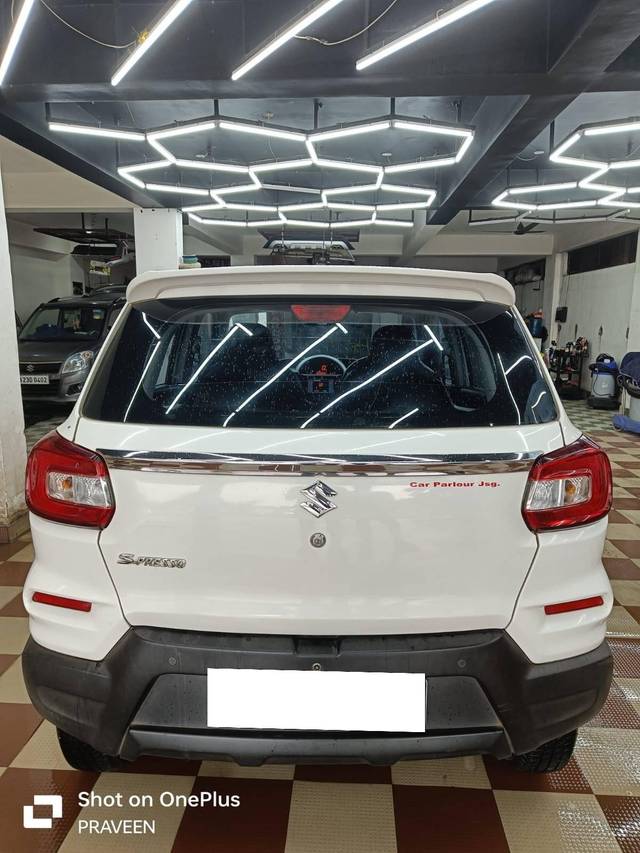 https://images10.gaadi.com/usedcar_image/4570631/original/processed_d8fe1b48a1dc88254caeb08ea99c8faa.jpg?imwidth=6402