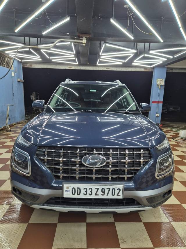 https://images10.gaadi.com/usedcar_image/4570634/original/a6b41d7c8ccc0086ff65510d23fd890e.jpg?imwidth=6402