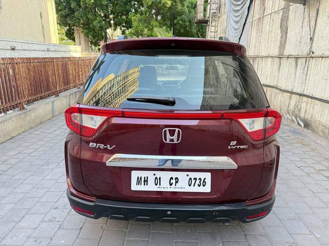 https://images10.gaadi.com/usedcar_image/4570638/original/processed_9ed1867ee66c5caae644e15d1fb262dd.jpeg?imwidth=6402