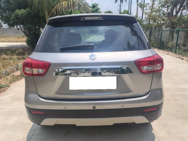 https://images10.gaadi.com/usedcar_image/4570643/original/processed_19a3ececea13fc386041a0d6d282edf3.jpg?imwidth=6402