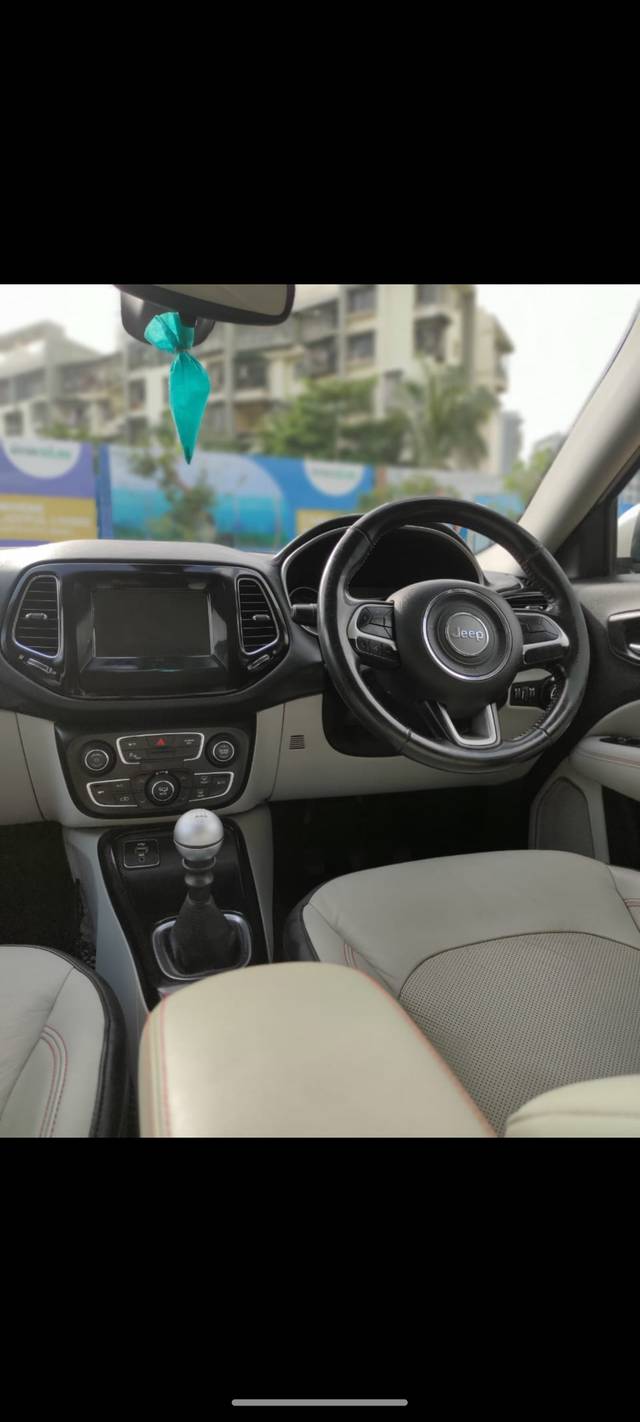https://images10.gaadi.com/usedcar_image/4570644/original/d30fec6fd3ba18526a9b4ff3978d6cc0.jpg?imwidth=6402