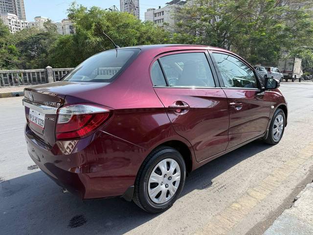 https://images10.gaadi.com/usedcar_image/4570645/original/processed_0338a1e6b043b24bc34d9552351ee553.jpeg?imwidth=6402