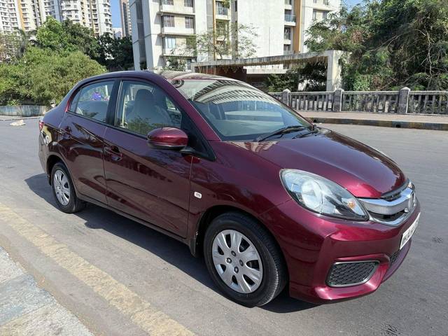 https://images10.gaadi.com/usedcar_image/4570645/original/processed_dbf9b8e5e76a12f53ce89e567826bc21.jpeg?imwidth=6400