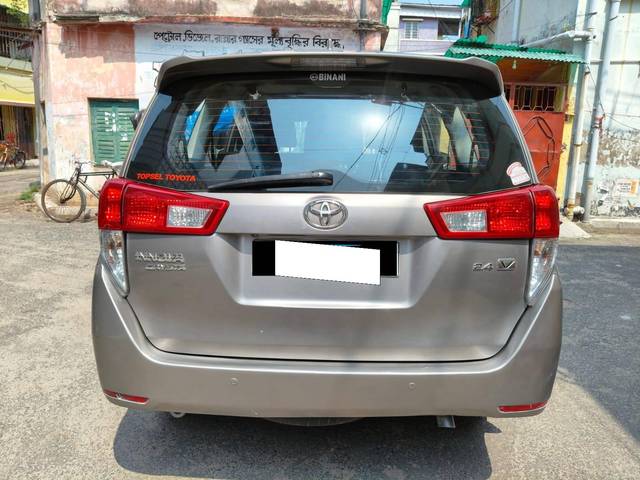 https://images10.gaadi.com/usedcar_image/4570700/original/processed_152cb298cfa5f8bcbb6aebbd4498f00c.jpg?imwidth=6402