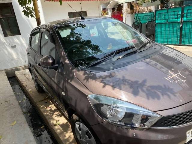 https://images10.gaadi.com/usedcar_image/4570705/original/processed_d2cd2eba-860e-4899-8fa4-bc6b0e7527c0.jpeg?imwidth=6400