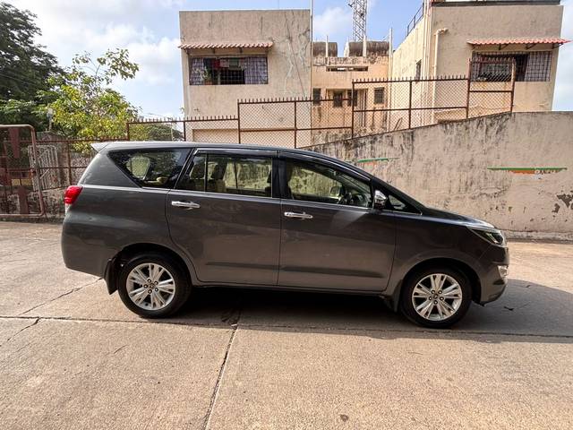 https://images10.gaadi.com/usedcar_image/4570716/original/a34587e49b3396700a6ea8e9ce0086af.jpg?imwidth=6401
