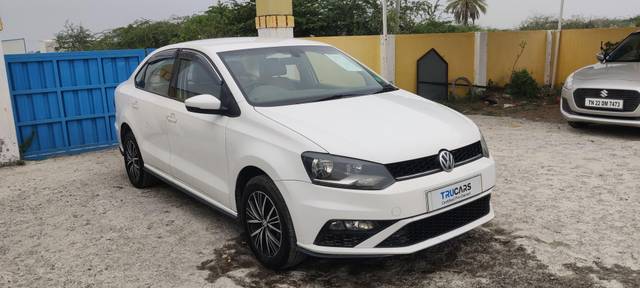https://images10.gaadi.com/usedcar_image/4570720/original/processed_614da4044c989bf8c0da3b121ea0fe49.jpg?imwidth=6400