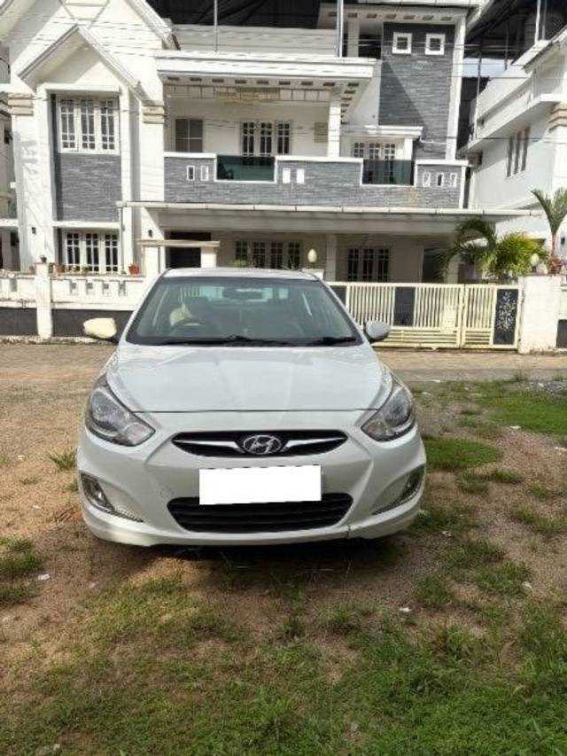 https://images10.gaadi.com/usedcar_image/4570729/original/processed_3ba39635-0989-4d10-bd0e-e5f533840b83.jpeg?imwidth=6400