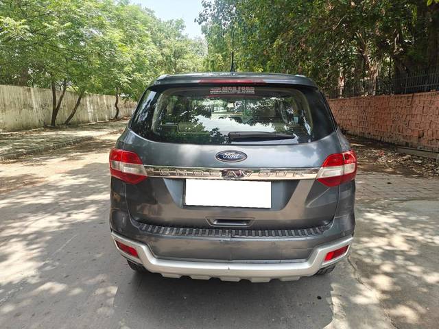 https://images10.gaadi.com/usedcar_image/4570733/original/processed_47eb4b3e3b2e212bf8328e3104eac140.jpg?imwidth=6401