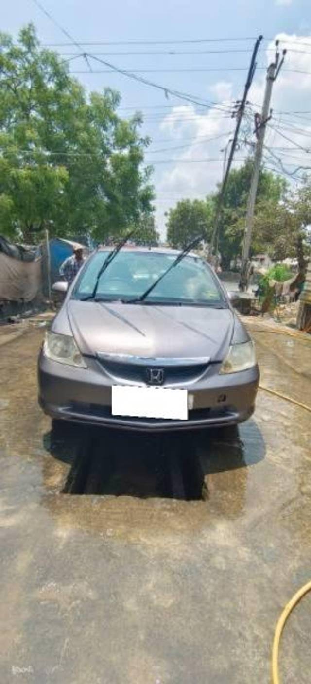 https://images10.gaadi.com/usedcar_image/4570734/original/processed_aa5492e4-cc92-4772-b609-ddb6f292739f.jpg?imwidth=6400