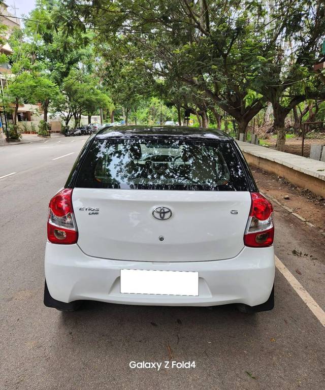 https://images10.gaadi.com/usedcar_image/4570736/original/processed_f9910fe3a1db4937eace26b8ccd714ff.jpeg?imwidth=6402