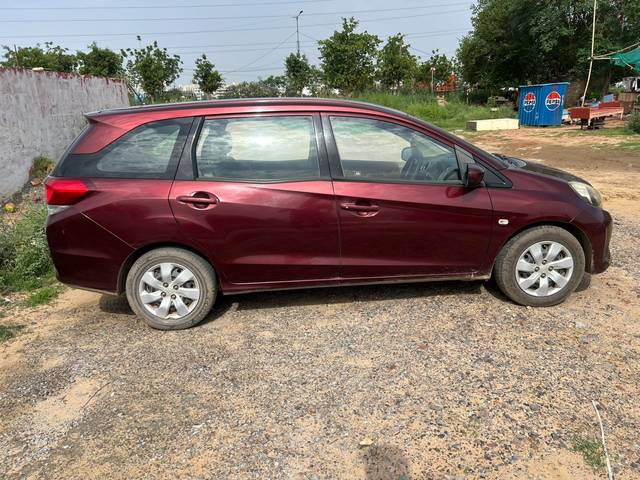 https://images10.gaadi.com/usedcar_image/4570753/original/465ac905-51ab-4b00-95d8-561c2f7212f5.jpg?imwidth=6402